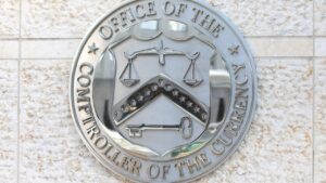 Community Bankers Sue US Banking Regulator Over 'Side Door' Crypto Charters