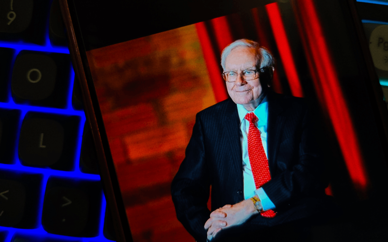 Warren Buffett's Son Didn't Know His Dad Was a Billionaire Until He Was in His 20s